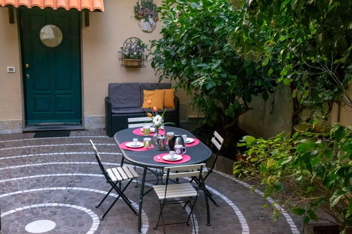 Casa Acquario Centro Mamaisongenova Экстерьер фото